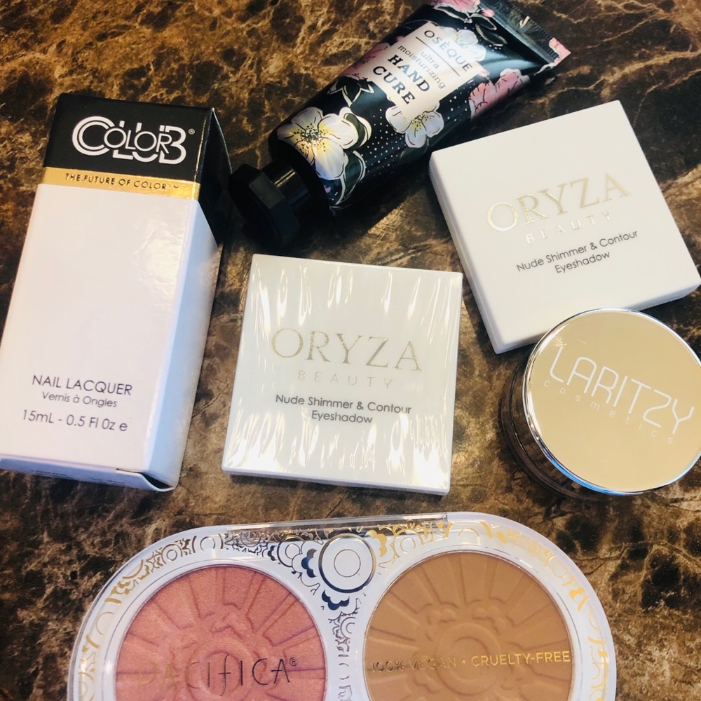 Makeup bundle - Picture 2 of 2